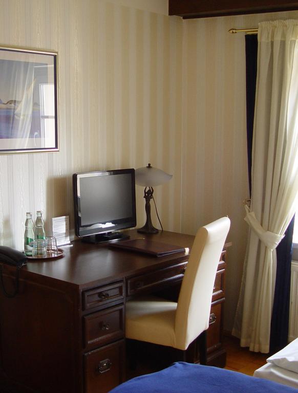 רוסטוק Hotel Altes Hafenhaus מראה חיצוני תמונה