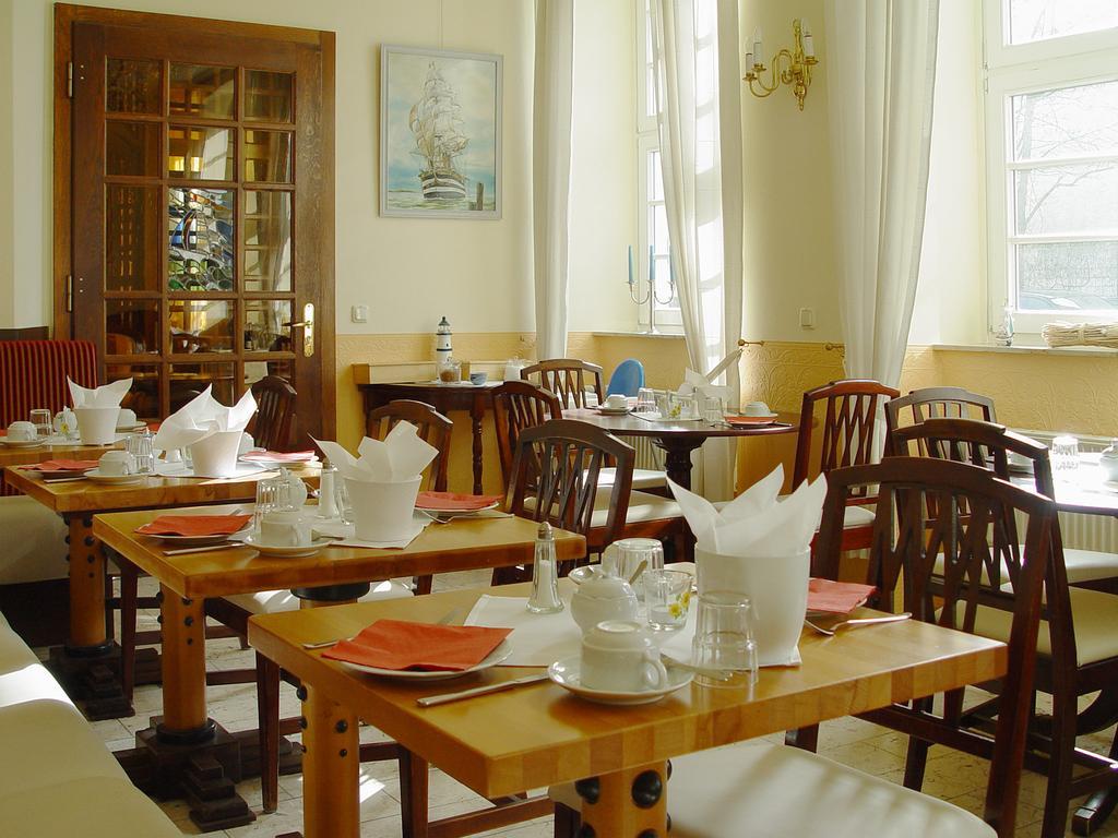 רוסטוק Hotel Altes Hafenhaus מראה חיצוני תמונה
