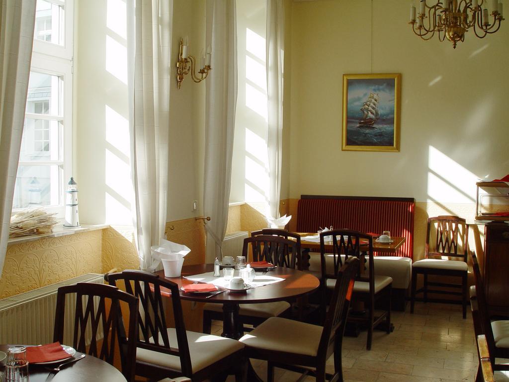 רוסטוק Hotel Altes Hafenhaus מראה חיצוני תמונה